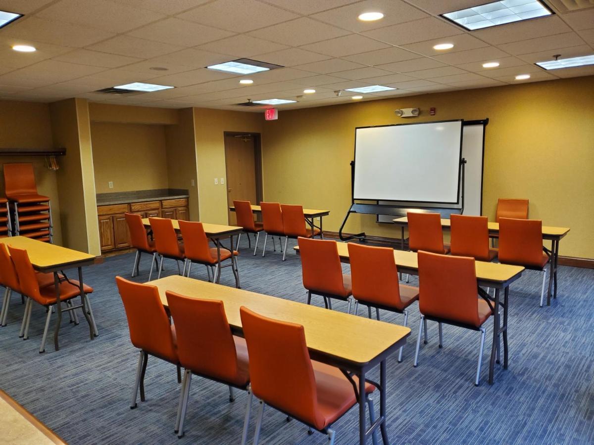 Holiday Inn Express Hotel & Suites Mattoon By Ihg Exteriör bild